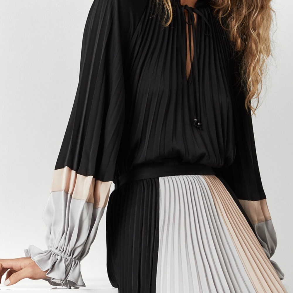 BCBGMAXAZRIA Colorblock Plisse Blouse